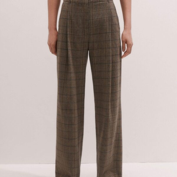 Me + Em Straight Leg Trouser – luxury British Grey in Me and Em exclusively at Coveti