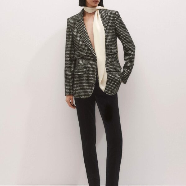 Me + Em Stretch Slim Pant – luxury British Black in Me and Em exclusively at Coveti