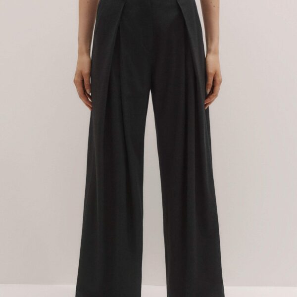Me + Em Wide-Leg Trouser – luxury British Black in Me and Em exclusively at Coveti