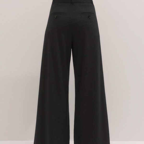 Me + Em Wide-Leg Trouser – luxury British Black in Me and Em exclusively at Coveti