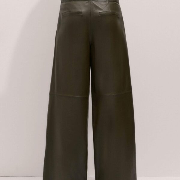 Me + Em Wide-Leg Trouser – luxury British Green in Me and Em exclusively at Coveti