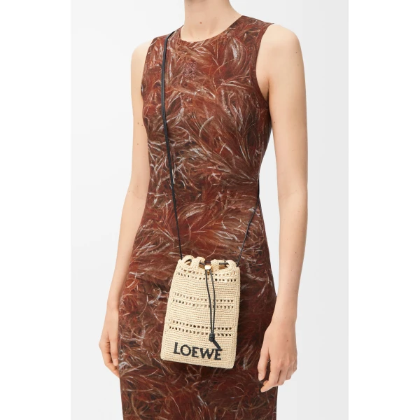 LOEWE Drawstring Pocket
In Raffia, view 2