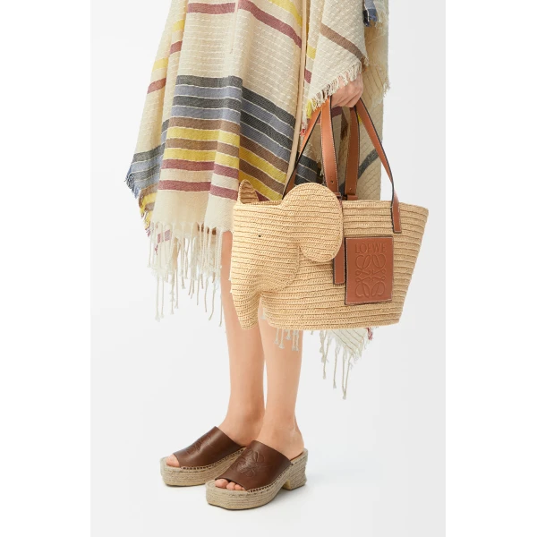 LOEWE Elephant Basket
In Raffia And Calfskin, view 2