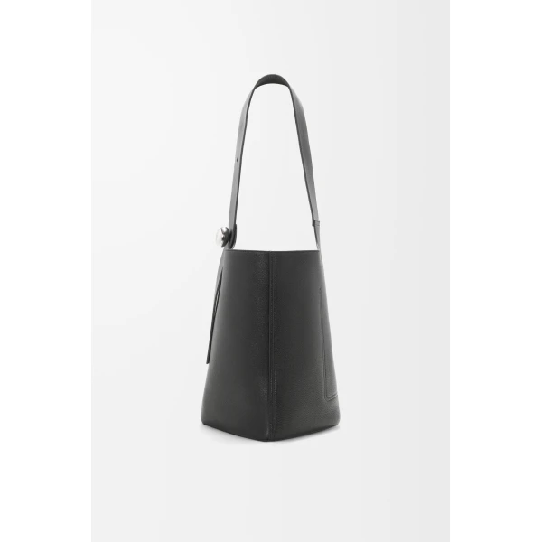 LOEWE Large Pebble Bucket In Supple Grained Calfskin, view 4