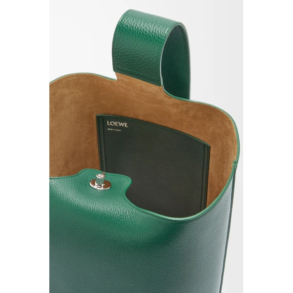 LOEWE Large Pebble Bucket In Supple Grained Calfskin, view 4