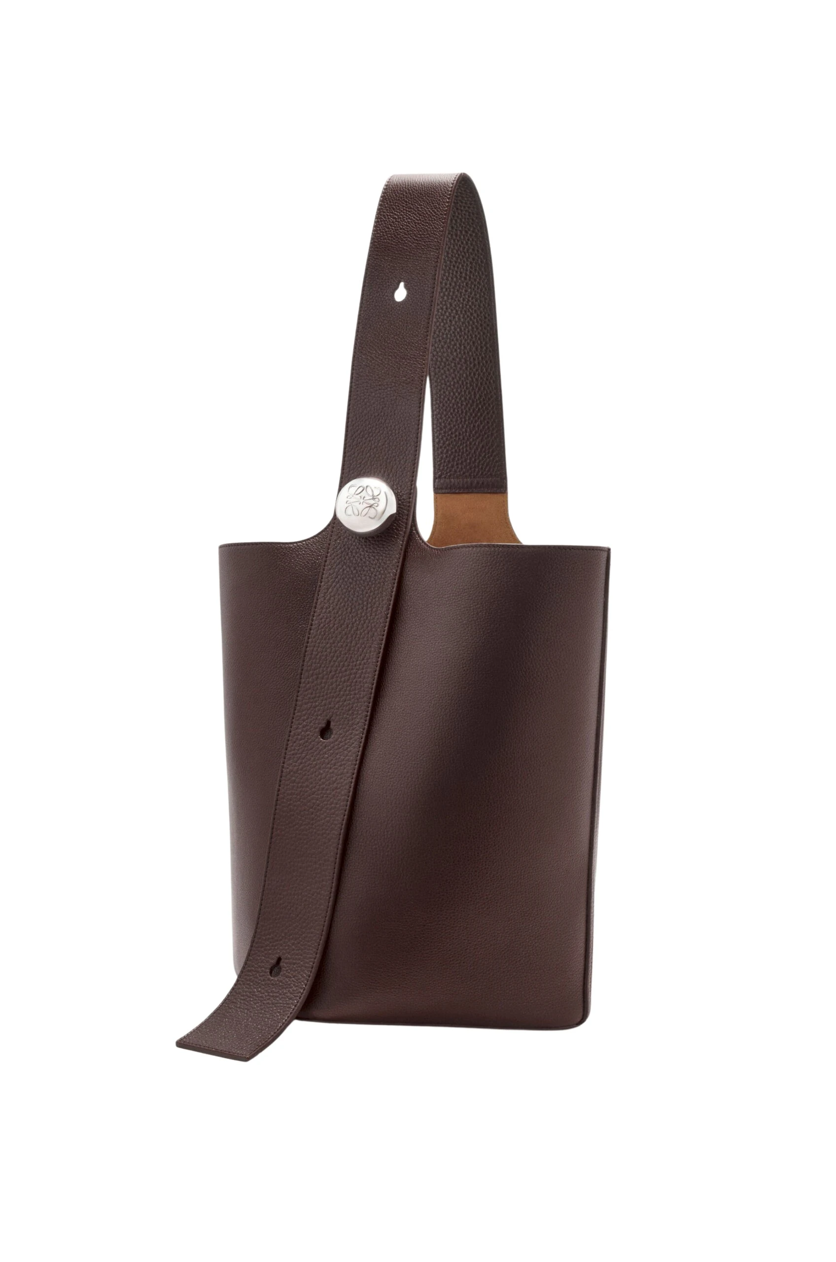 LOEWE-Large-Pebble-Bucket-In-Supple-Grained-Calfskin-2025-coveti-5-scaled40014_nobg coveti