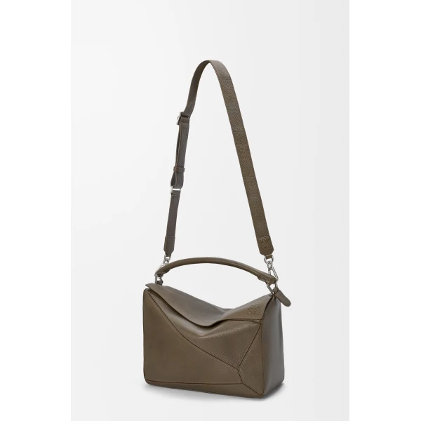 LOEWE Large Puzzle Bag In Supple Grained Calfskin, view 4