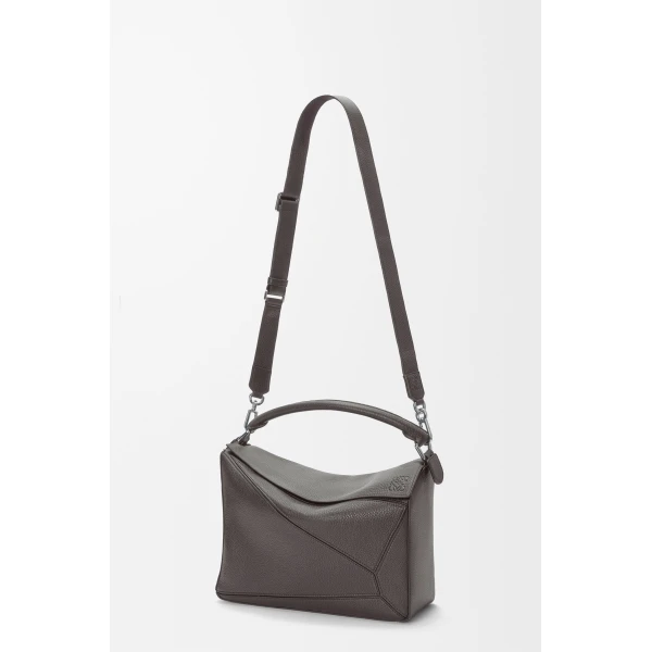 LOEWE Large Puzzle Bag In Supple Grained Calfskin, view 4