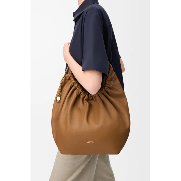 LOEWE Medium Squeeze Bag In Mellow Nappa Lambskin, view 2