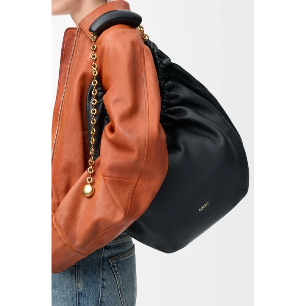 LOEWE Medium Squeeze Bag In Mellow Nappa Lambskin, view 2