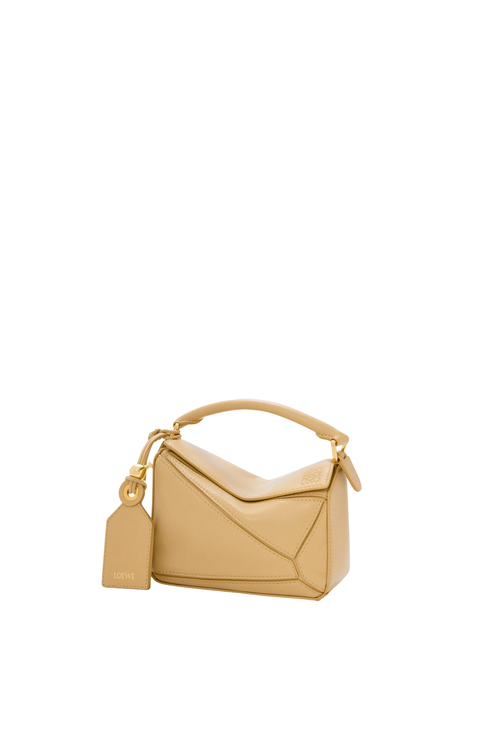 LOEWE-Mini-Featherlight-Puzzle-Bag-In-Nappa-Lambskin-2025-coveti-7-scaled28917_nobg coveti