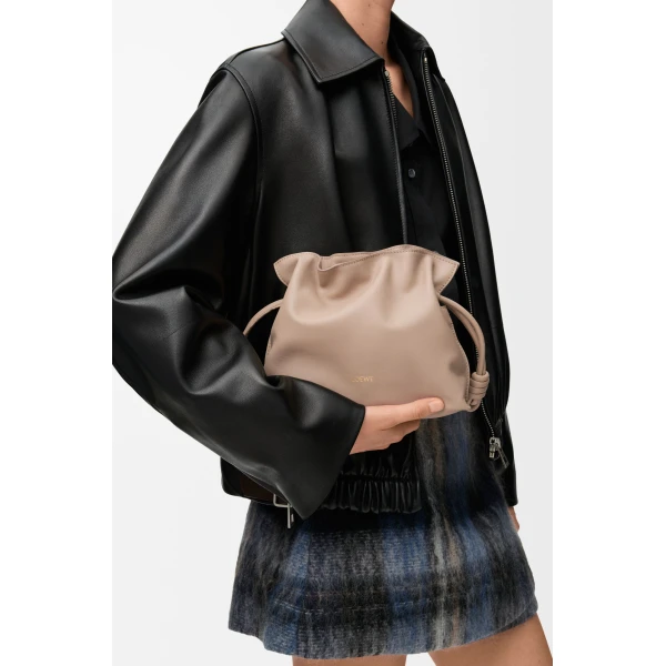 LOEWE Mini Flamenco Clutch
In Nappa Calfskin, view 2