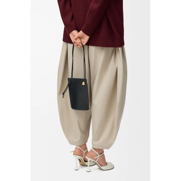 LOEWE Pebble Dice Pocket
In Classic Calfskin, view 2