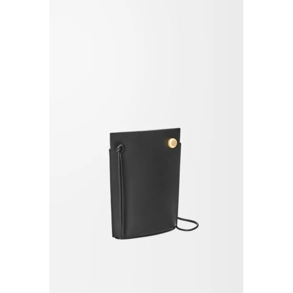 LOEWE Pebble Dice Pocket
In Classic Calfskin, view 3