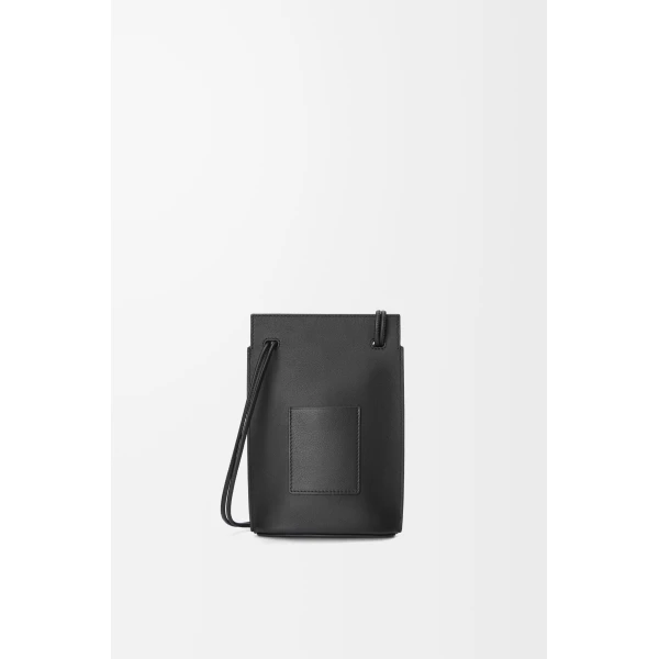 LOEWE Pebble Dice Pocket
In Classic Calfskin, view 4