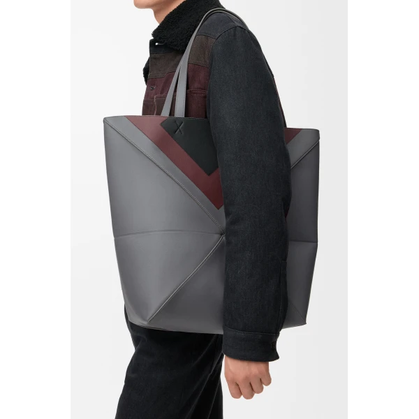 LOEWE Xl Puzzle Fold Tote
In Nappa Calfskin, view 2