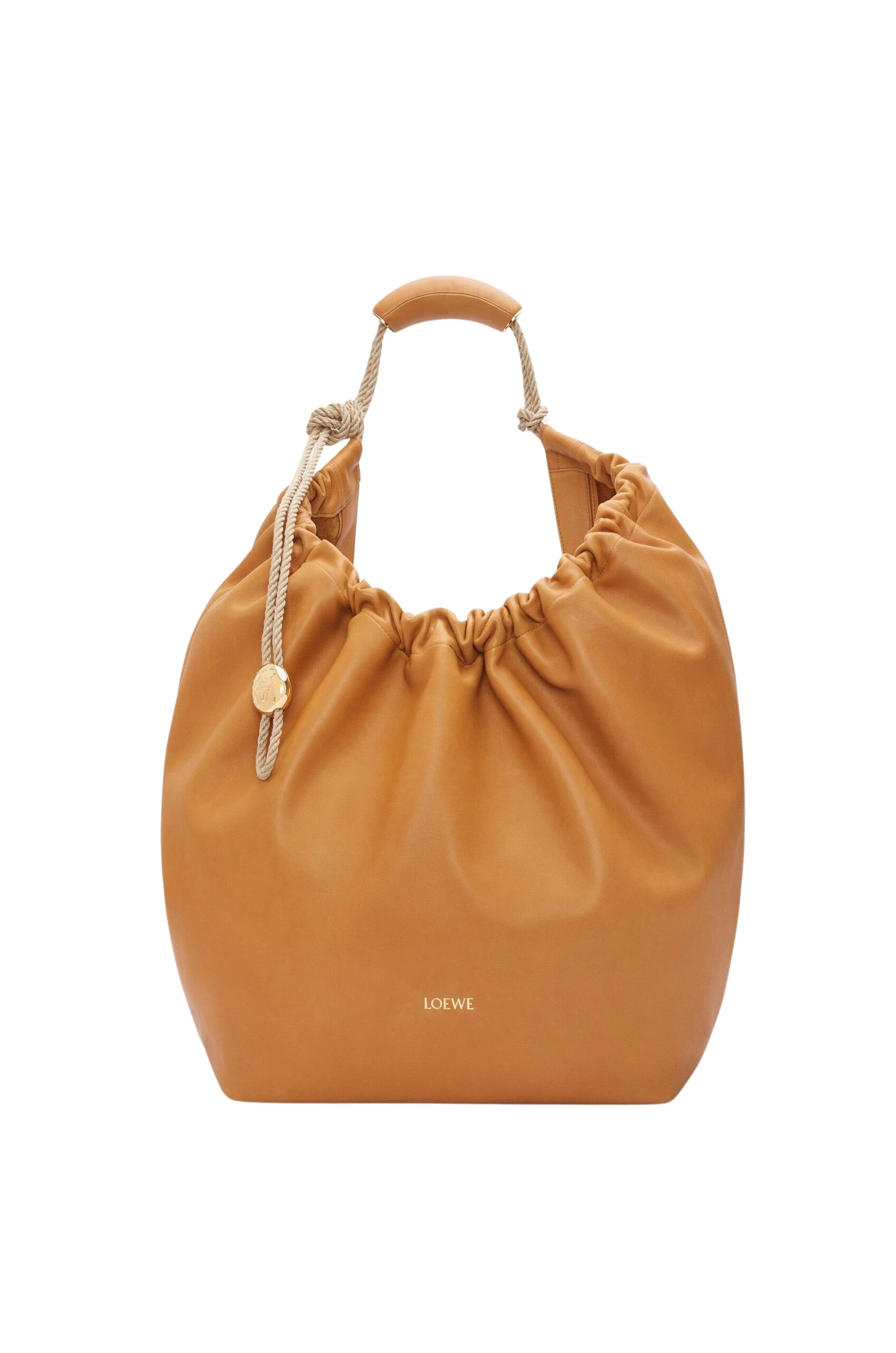 LOEWE-Xl-Squeeze-Bag-In-Natural-Calfskin-2025-coveti-4-scaled73445_nobg coveti