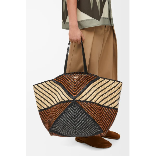 LOEWE Xxl Puzzle Fold Tote
In Raffia, view 2
