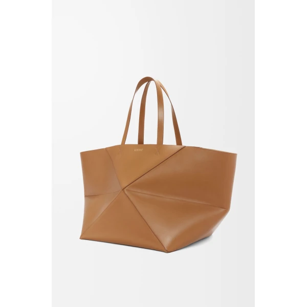 LOEWE Xxl Puzzle Fold Tote
In Shiny Calfskin, view 2