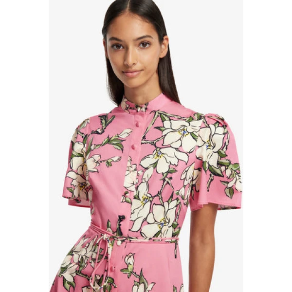 Mandarin collar