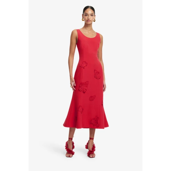 Fitted bodice & waist