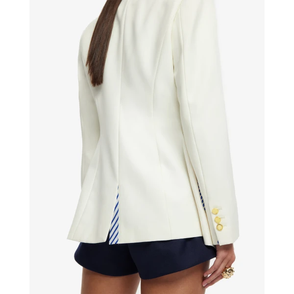 Collared neckline