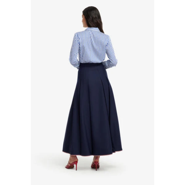 Invisible side zip closure