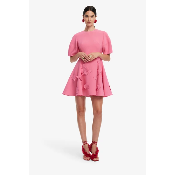 Short structured puff sleeve