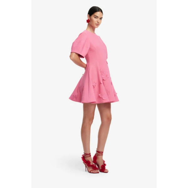 Fitted bodice & waist