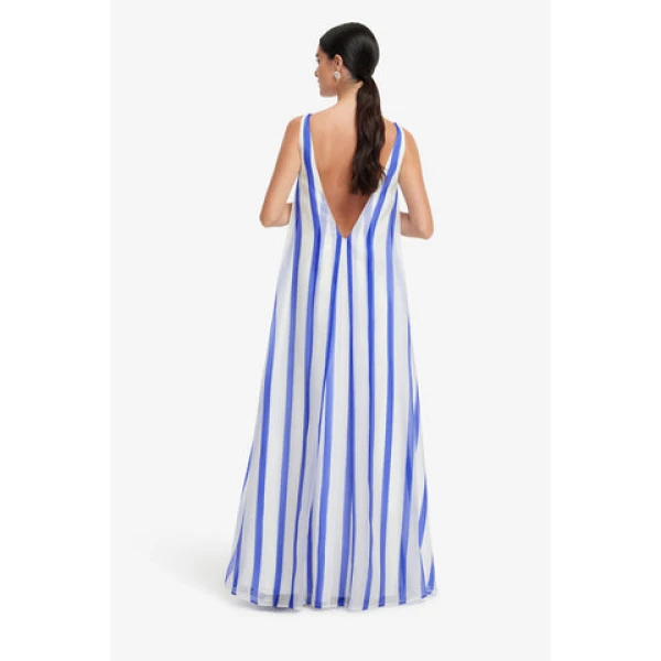 Back zip closure