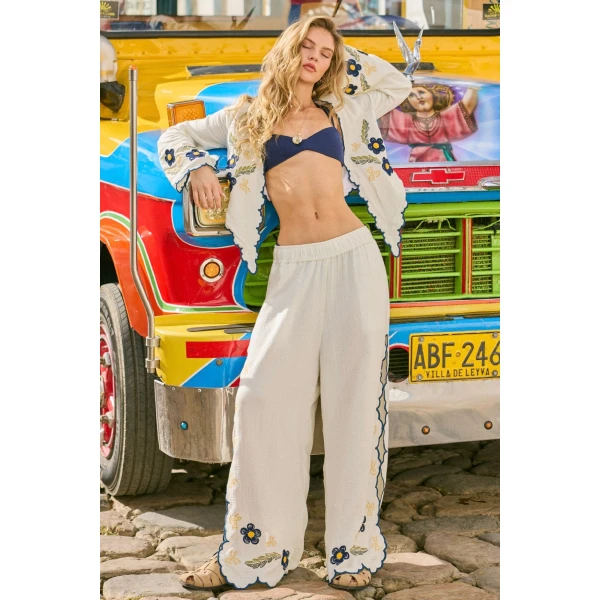 Agua By Agua Bendita