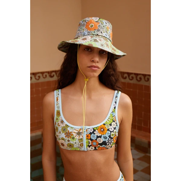 available now at Coveti.