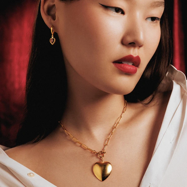 jewelry designer