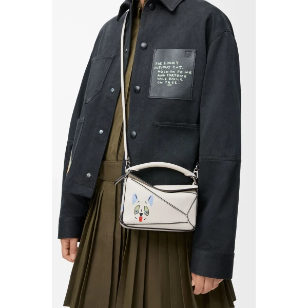 LOEWE Futurist Cat Mini Puzzle Bag In Classic Calfskin, view 3