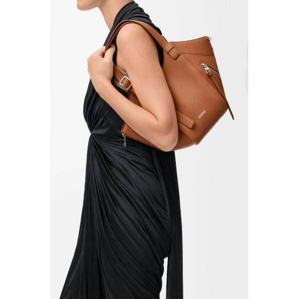 LOEWE Hammock Flip Bag
In Classic Calfskin, view 2