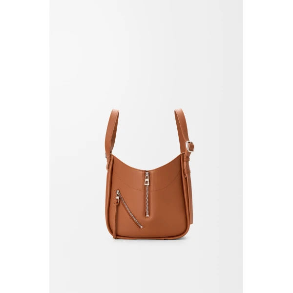 LOEWE Hammock Flip Bag
In Classic Calfskin, view 5