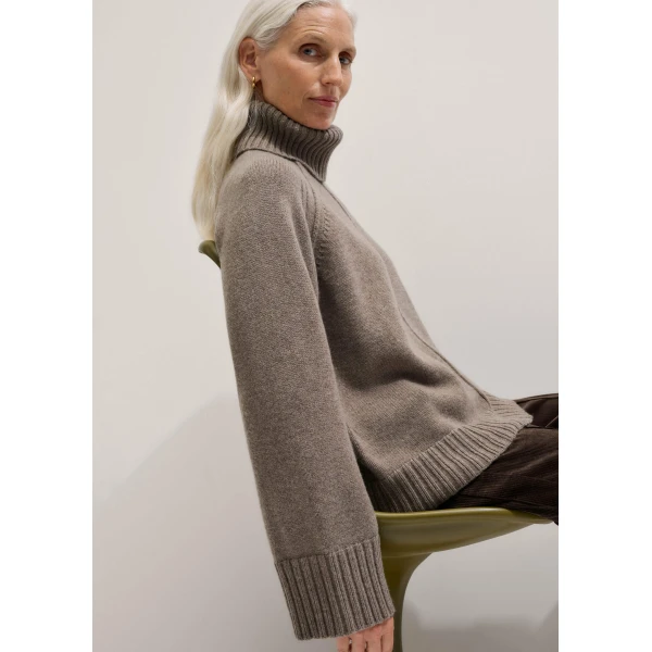 Me and Em Raglan Sweater + Snood
Merino + Cashmere, view 2