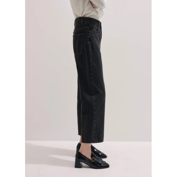 Me and Em Relaxed Crop Jean
Midweight Denim, view 6