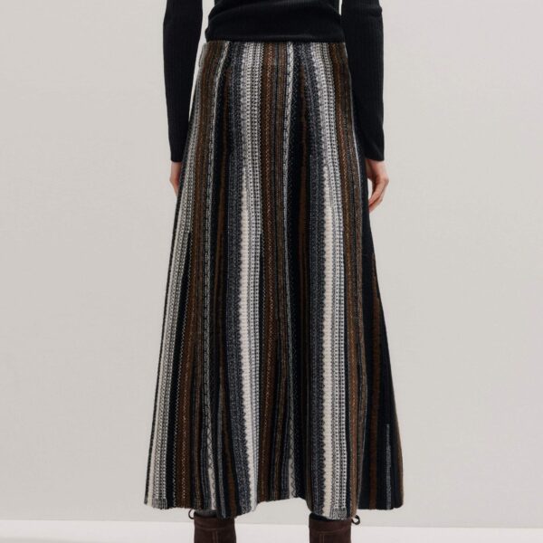 Me + Em Textured Stitch Skirt