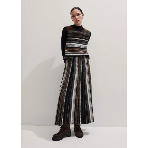 Me and Em Textured Stitch Skirt
Merino + Cashmere Skirt, view 6