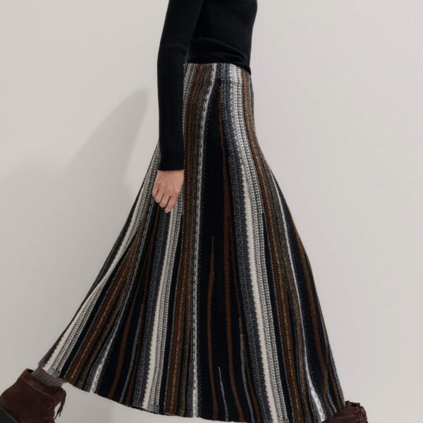 Me + Em Textured Stitch Skirt