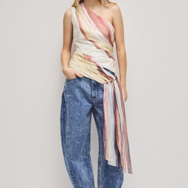 Capture One Shoulder Top