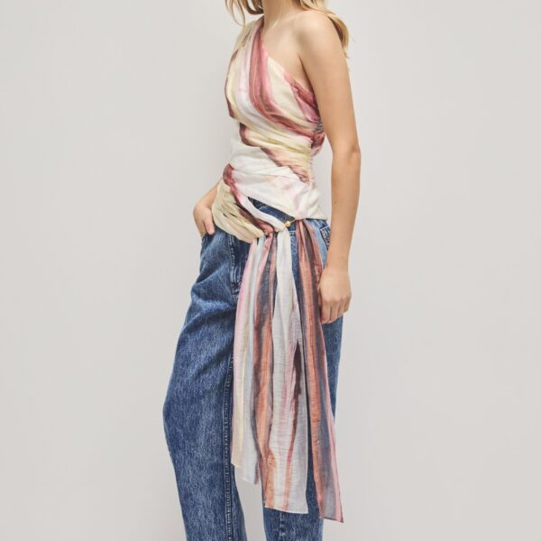 Aje clothing Aus  – structured silhouette with raw femininity from Coveti