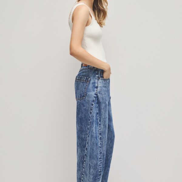 Aje clothing Aus  – structured silhouette with raw femininity from Coveti