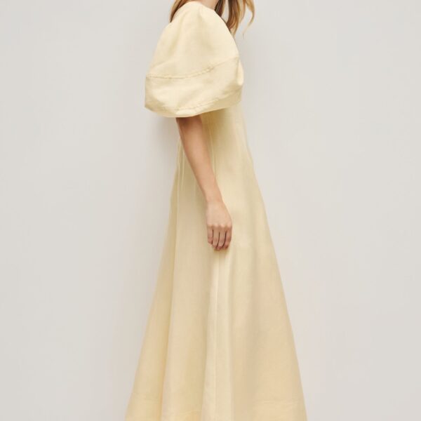Aje clothing Aus  – structured silhouette with raw femininity from Coveti