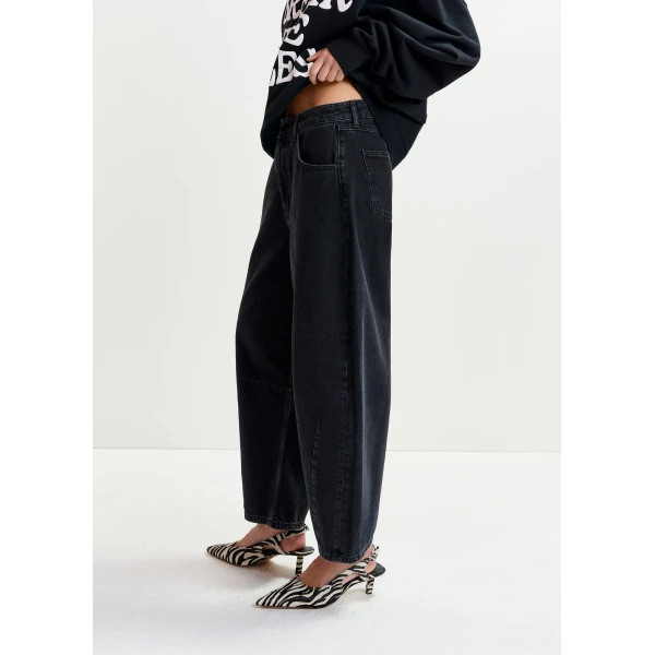 Essentiel Antwerp Black cotton cropped barrel-leg jeans, view 4