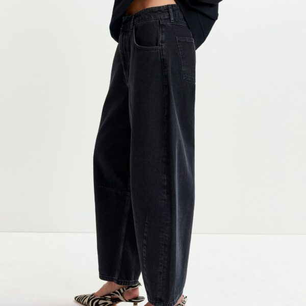 Essentiel Antwerp Black cotton cropped barrel-leg jeans - Essentiel Antwerp Pants - Colorful Belgian Design - Shop at Coveti