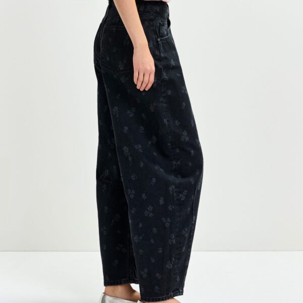 Essentiel Antwerp Black floral-print barrel-leg cropped jeans - Essentiel Antwerp Pants - Colorful Belgian Design - Shop at Coveti