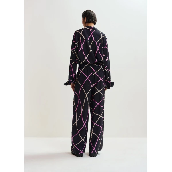 Essentiel Antwerp Black, pink and beige oversized check shirt, view 5