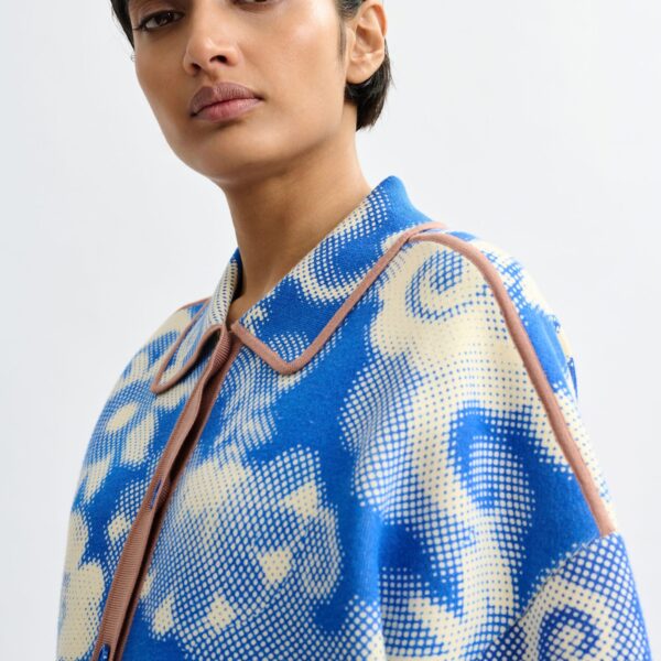 Essentiel Antwerp Blue and off-white floral-print knit cardigan with brown contrasting trims - Essentiel Antwerp Knitwear - Colorful Belgian Design - Shop at Coveti